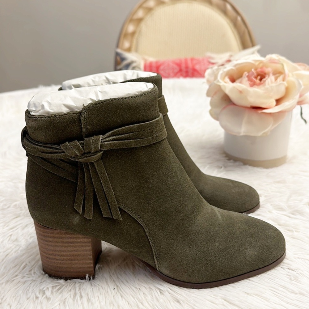 NEW Violet & Red Jenna Suede Ankle bootie Olive green women size 6
